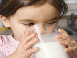Banyak Minum Susu Sejak Kecil Saat Tua Tulang Lebih Kuat