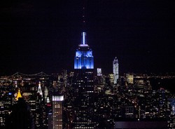 Obama Menang, Empire State Building Disulap Warna Biru!