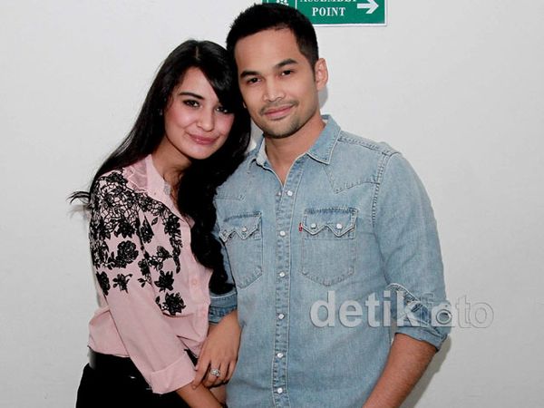 Shireen Sungkar & Teuku Wisnu Makin Mesra