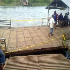 Minibus Tenggelam di Sungai Brantas, Tiga Penumpang Terjebak Dalam Mobil