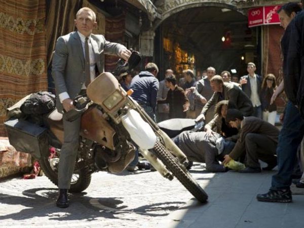 Aksi Daniel Craig di Skyfall