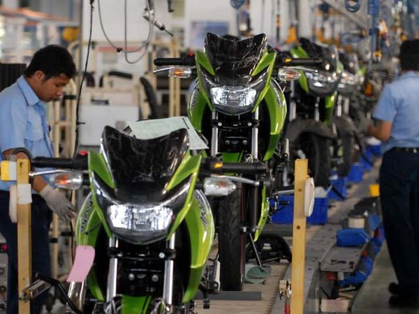 Melihat Pabrik TVS di Karawang