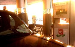 Mencicipi Bensin Rasa Permen