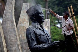 Irman: Soekarno Jadi Pahlawan Nasional, TAP MPRS XXXIII/1967 Harus Dicabut