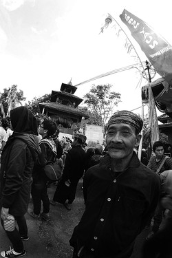 Pupuhu (sang kakek dri kanekes yg kokoh mnjaga budaya sukunya)