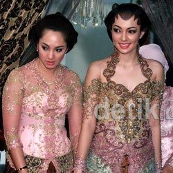 Resmi Menikah, Tedjo & Reisa Ikuti Kirab & Panggih