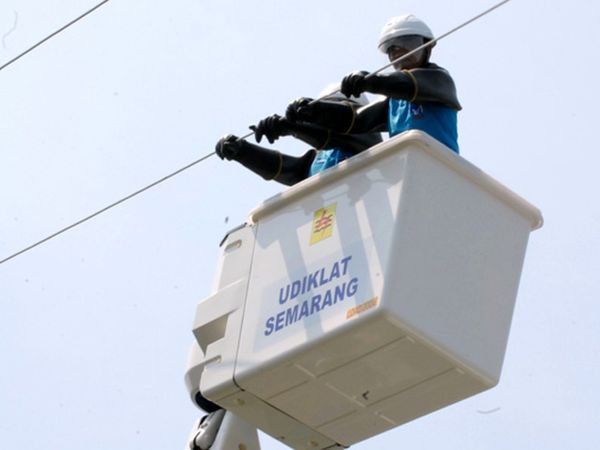 Dirut PLN Pegang Jaringan Tegangan Menengah 20 kV