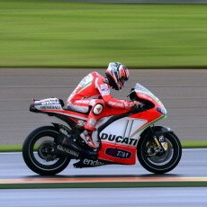 Diwarnai Hujan, Hayden Tercepat