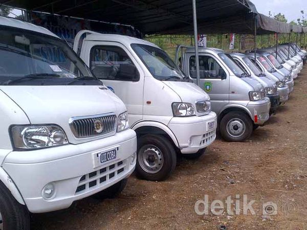Puluhan Mobil Esemka Mulai Dipamerkan