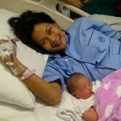 Onci Ungu & Endhita Berikan Nama Panggilan Bihun pada Bayinya