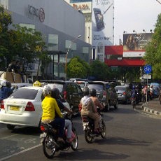 Pawai Parade Surabaya Juang Bikin Macet Jalan