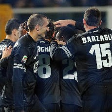 Nyonya Tua Sempurna di Adriatico