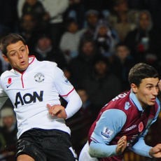 Dua Gol Chicharito Bawa MU Bekuk Villa 3-2