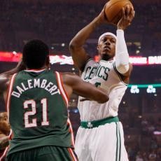 Celtics Atasi Bucks, Spurs Tekuk Blazers