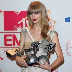 Taylor Swift Raih 3 Penghargaan di MTV EMA 2012