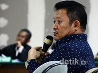 Bupati Buol Bantah Terima Rp 1 M