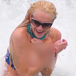 5 Insiden Bikini Melorot Selebriti Hollywood