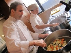 Mengintip Rahasia Wanginya Sup hingga Mousse yang Legit Lembut!