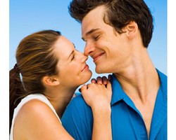 7 Cara agar Pasangan Tak Selalu Lirik Wanita Lain