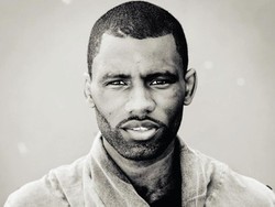 Chris Martin Akan Kolaborasi dengan Rapper, Wretch 32