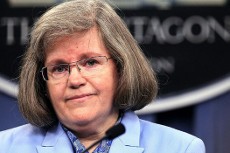 Istri Direktur CIA Marah Besar Atas Perselingkuhan Suaminya