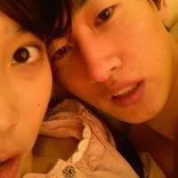 Foto Mesra Eunhyuk-IU Diambil di Rumah Eunhyuk?