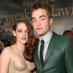 Kristen Stewart & Robert Pattinson Akhirnya Tampil di Publik