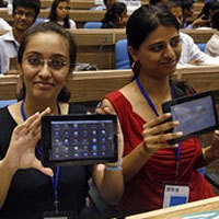 Tablet Rp 250 Ribuan Bidik Jutaan Anak Sekolah