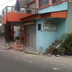 Mobil Odyssey yang Menabrak Warung & Rumah di Kemang Rusak Parah