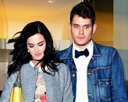 Katy Perry & John Mayer Pamer Kemesraan di Pesta Ultah