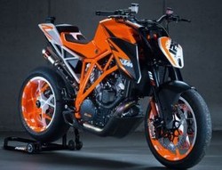 Selubung KTM 1290 Super Duke R Siap Dibuka