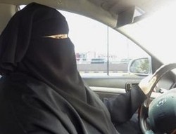 Ngotot Ingin Nyetir, Aktivis Wanita Gugat Pemerintah Arab