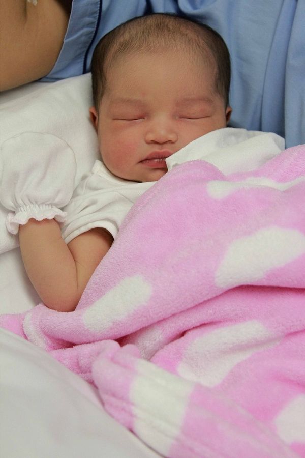 Kaines Adriana Kayra, 4 Hari, Perempuan