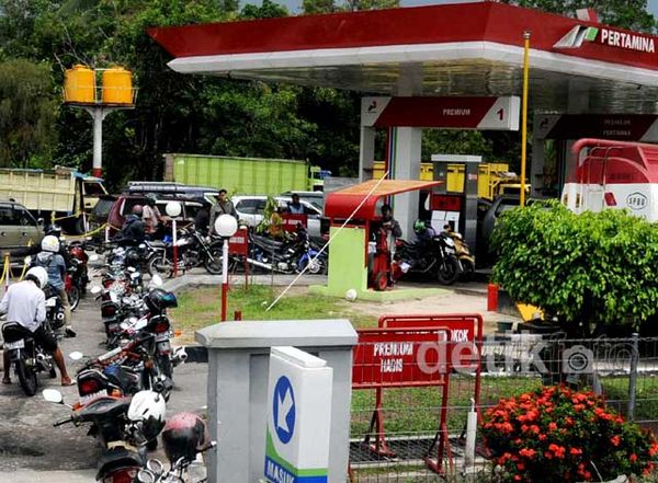 Antre BBM di Daerah yang Kaya Sumber Daya Alam