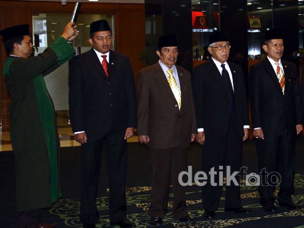 6 Anggota MPR Disumpah