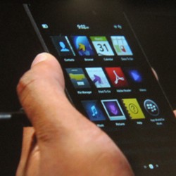 Ponsel Jagoan BlackBerry 10 Keluar Februari