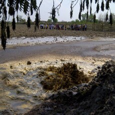 BLH Belum Pastikan Kandungan Semburan Lumpur di Benjeng Gresik