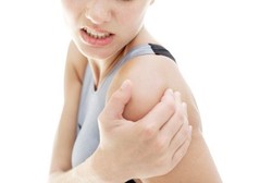 Keseleo, ke Dokter atau ke Tukang Urut?