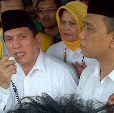 Pasangan Cagub Chairuman-Fadly Mendaftar ke KPUD Sumut