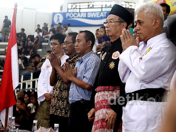 Hatta Buka Silaturahmi Antar Perguruan Pencak Silat