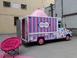 Di Food Truck Ini Para Ibu Bisa Menyusui dengan Nyaman