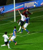 Prancis Tundukkan Italia