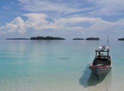 Terpukau Kilau Keindahan Pulau Perak