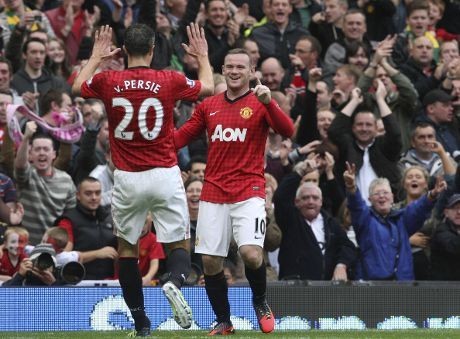 Rooney Diragukan Tampil, Van Persie Fit