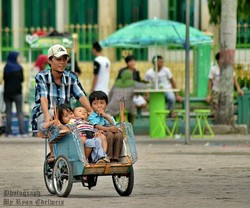 Kebersamaan bersama antara ayah dan anak-anaknya