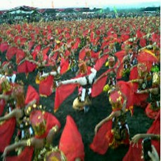 Parade Gandrung Massal Hipnotis Ribuan Warga dan Wisatawan Banyuwangi