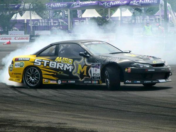 32 Drifter Beradu Kelihaian