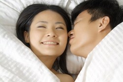 Pria Suka Ciuman Basah, Wanita Ingin Ciuman yang Tahan Lama