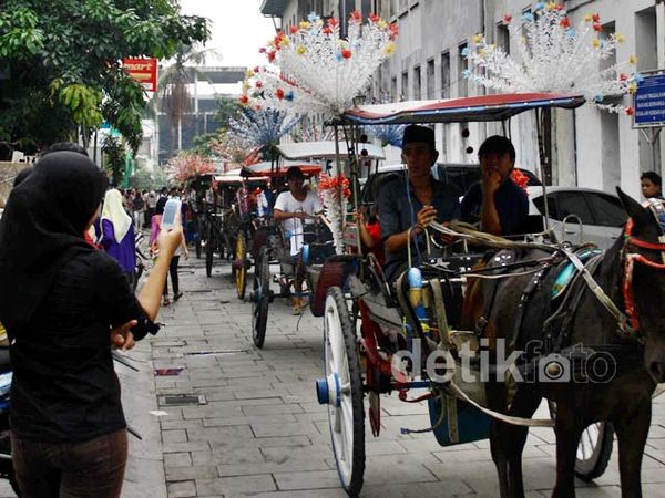 Parade Budaya Kota Tua Sepi Pengunjung