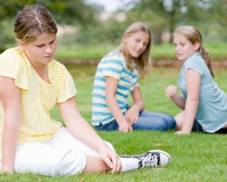 Ini Caranya Membantu Anak Pemalu Agar Lebih Percaya Diri